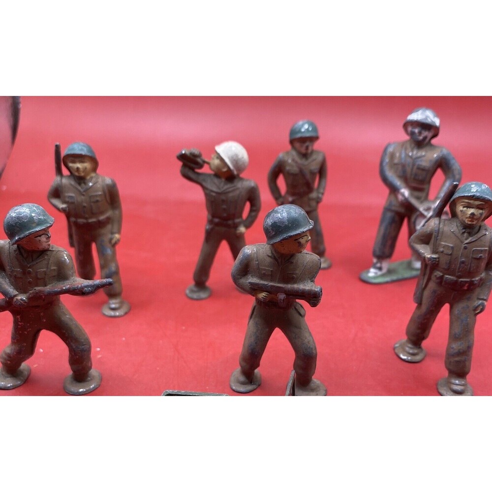 Vintage Lot Of 7 WW2 Soldiers Painted Lead Toy Figures 2 1/2” 1950
